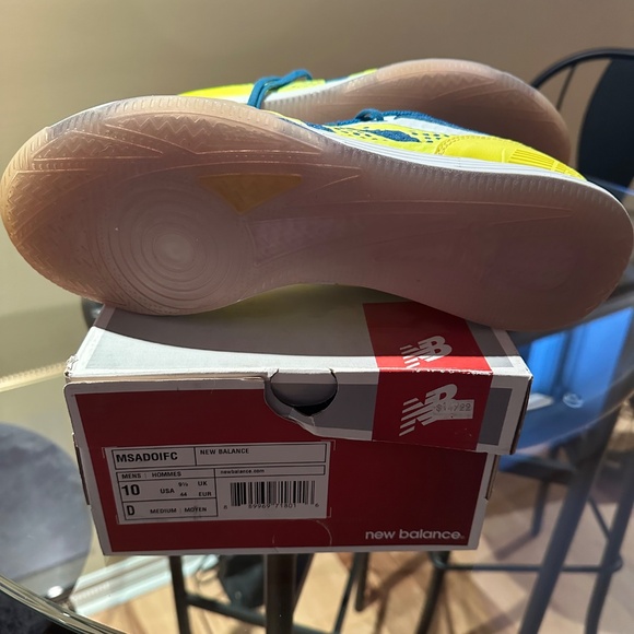 New Balance Indoor Soccer Shoes, Mens Size 10 - Picture 3 of 3